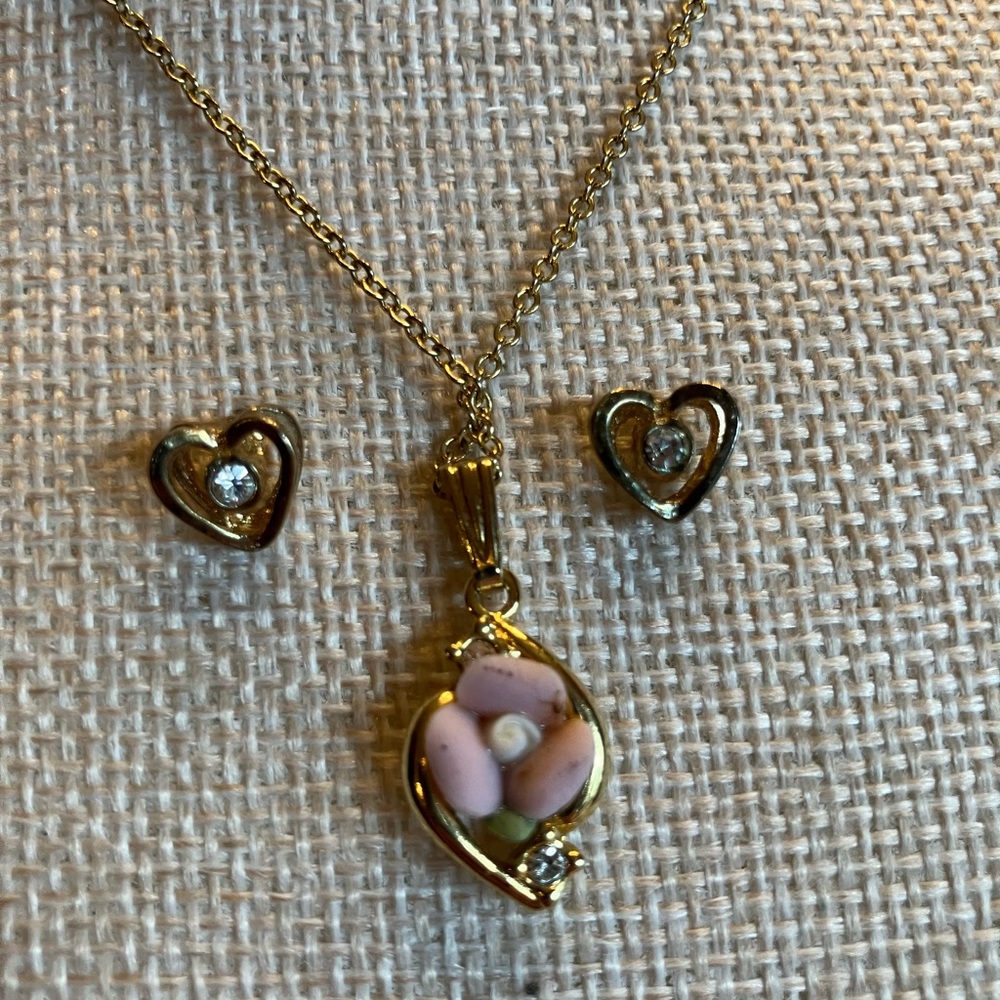 DELICATE PENDENT WITH HEART EARRINGS - Picture 2 of 8